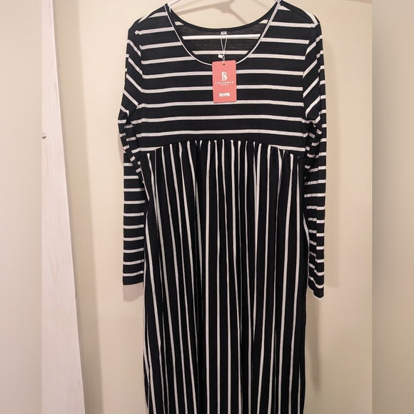 Black and white striped maternity dress - Picture 4 of 6